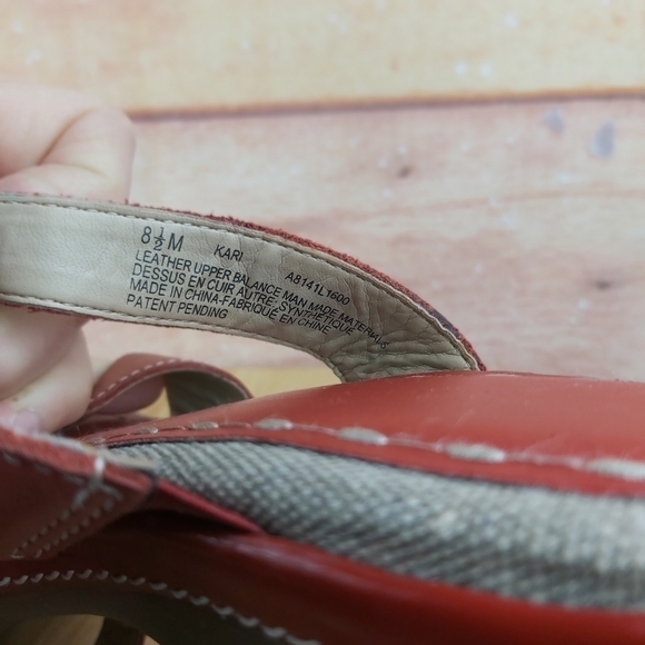 NATURALIZER Kari leather with canvas accents heeled red sandals size 8.5… - Picture 13 of 16